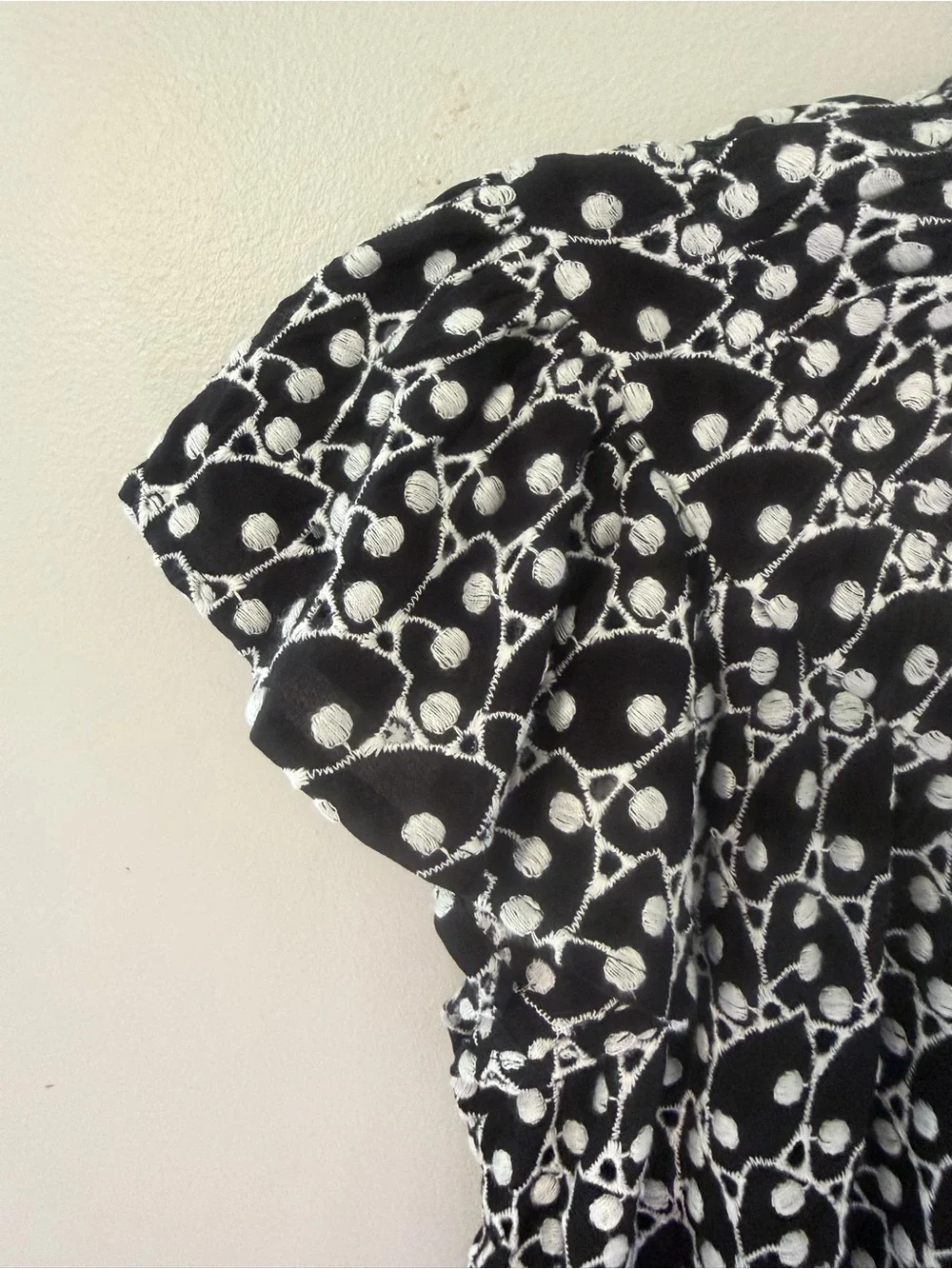 LOFT Black White Embroidery Eyelet Smocked Midi Dress flutter sleeve petite XS